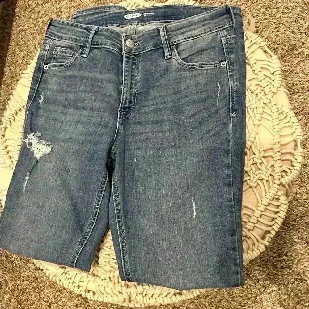 Old navy distressed super skinny jeans